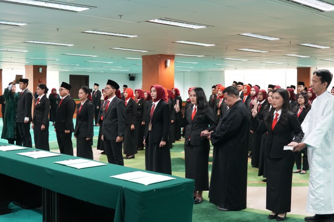 Kabawas Tekankan Integritas dan Profesionalitas dalam Pelantikan Hakim Yustisial dan Auditor