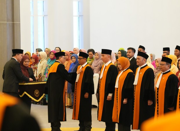 Perkuat Lembaga Peradilan, Ketua MA Lantik 11 Hakim Agung dan 3 Hakim Ad Hoc